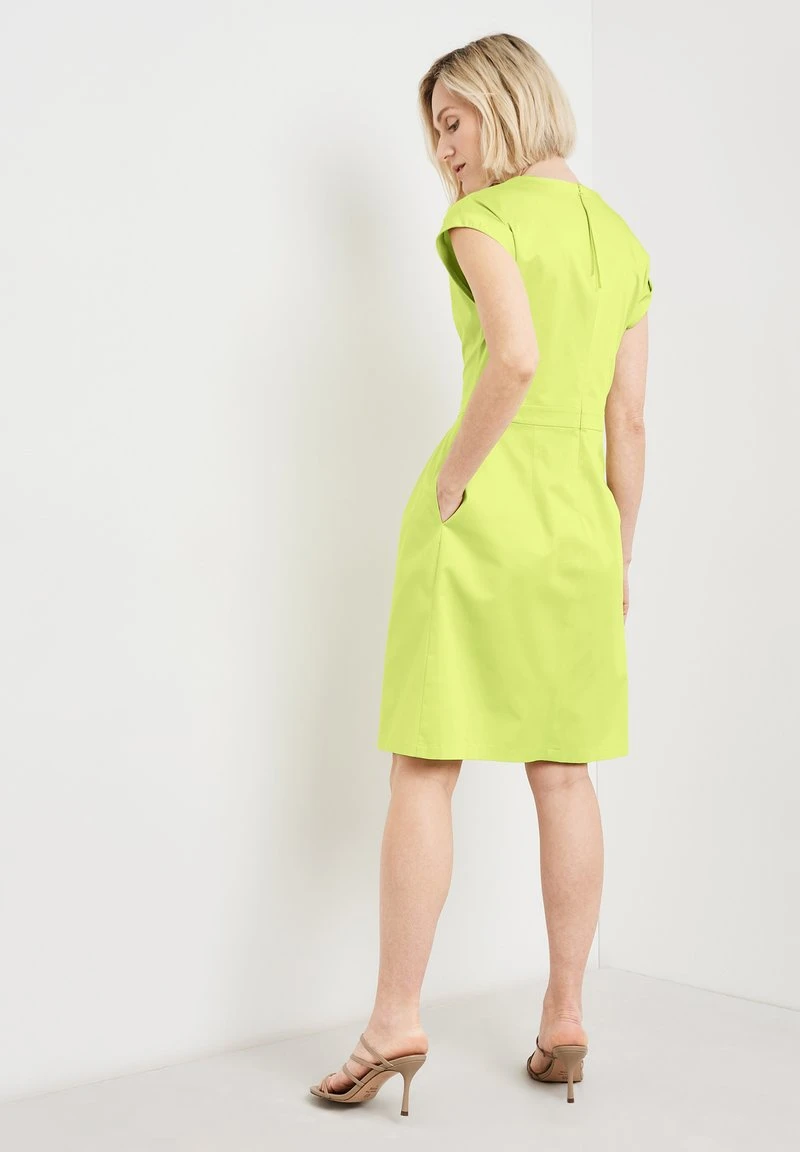 Gerry Weber MIT KELLERFALTEN - Freizeitkleid - Lime 5 Gerry Weber MIT KELLERFALTEN - Freizeitkleid - Lime – Bild 3