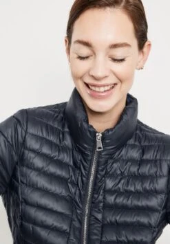 Gerry Weber Winterjacke - Blau -Dein Mode Laden 3c5ad7288a5f4299867db13dbe162752