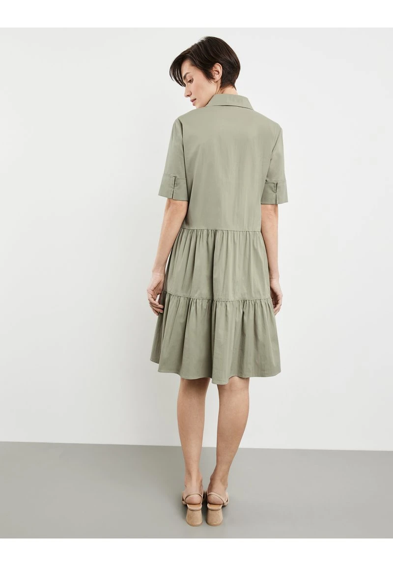 Gerry Weber MIT HEMDKRAGEN - Blusenkleid - Sage 4 Gerry Weber MIT HEMDKRAGEN - Blusenkleid - Sage – Bild 2