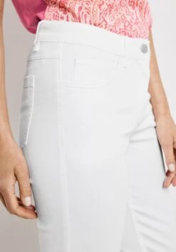 Gerry Weber FREIZEIT VERKÜRZT BEST4ME - Jeans Shorts - Weiß Weiß -Dein Mode Laden 5d2aaa088daf49ad94d4bbe74951c448