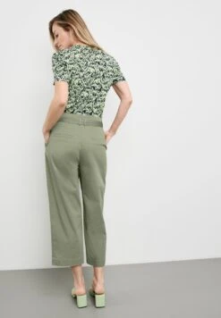 Gerry Weber HOSE FREIZEIT VERKÜRZT CULOTTE MIT BINDEGÜRTEL - Stoffhose - Sage -Dein Mode Laden b8d998e77d6a479799c93ceabbb36dc8