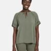 Gerry Weber KURZARM MIT BINDEDETAIL AM AUSSCHN - Bluse - Olive -Dein Mode Laden bcd1f06467bc4b05afeab01c3448b816