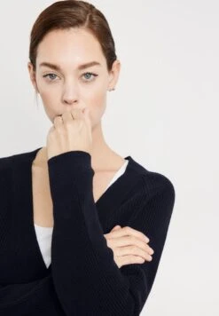 Gerry Weber MIT STRUKTUR - Strickjacke - Navy 10 Gerry Weber MIT STRUKTUR - Strickjacke - Navy -Dein Mode Laden cdb1d8d17f94476ba6b07b82f78de2c3