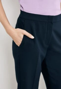 Gerry Weber MIT BUGELFALTEN - Chino - Navy -Dein Mode Laden f25fe85092d647409107b8a0c8331a49