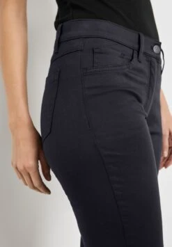 Gerry Weber FREIZEIT VERKÜRZT BEST4ME - Jeans Shorts - Navy -Dein Mode Laden f9e998f45a6e43ba84c01ce6bec91216