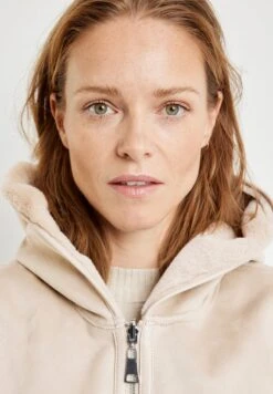 Gerry Weber WENDE - Kurzmantel - Beige -Dein Mode Laden fc3f42de964448ec920742f3081604df